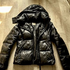 S13 Kylie-Hooded Thumbhole-Cuff Puffer coat in black. Used great condition